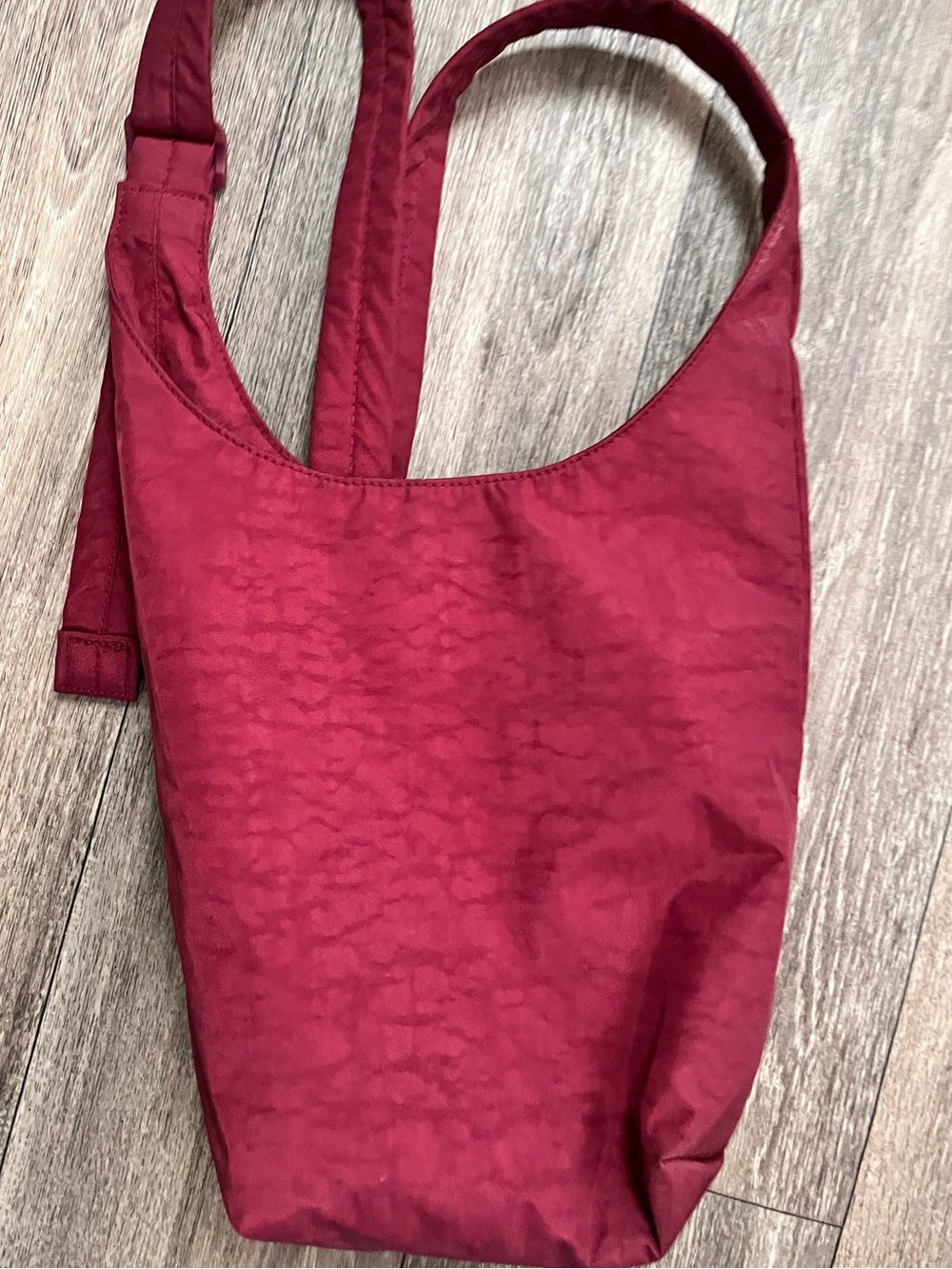 BAGGU oxblood sling crossbody